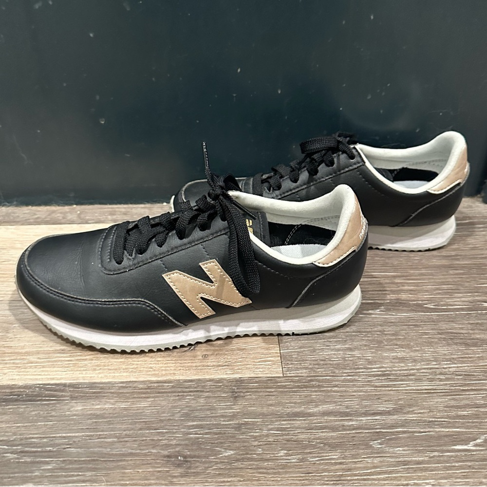 New Balance, size 7.5, Black/Gold